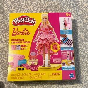 Barbie Designer Fashion Show Set with Pink and Yellow Play-Doh